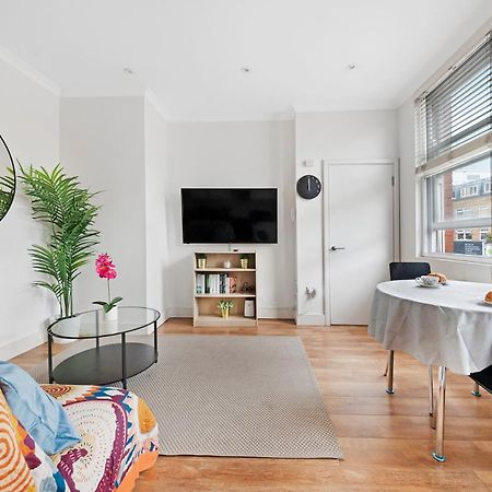Family Friendly - Stylish Kentish Town Apartment ลอนดอน ภายนอก รูปภาพ