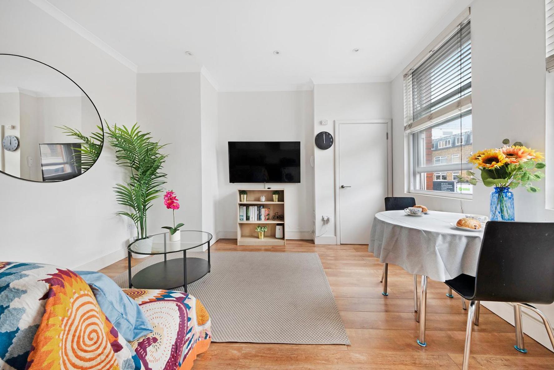 Family Friendly - Stylish Kentish Town Apartment ลอนดอน ภายนอก รูปภาพ