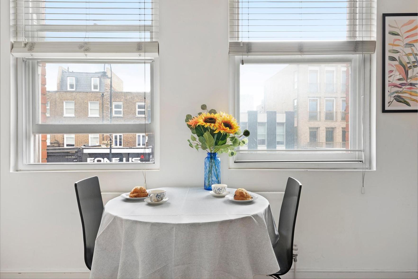 Family Friendly - Stylish Kentish Town Apartment ลอนดอน ภายนอก รูปภาพ